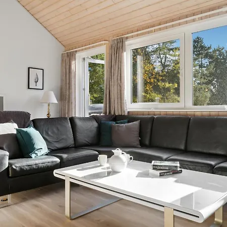 3 Bedroom Awesome In Dom wakacyjny Rødby
