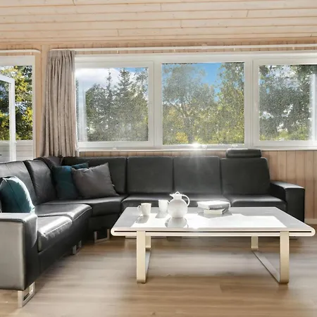 3 Bedroom Awesome In Dom wakacyjny Rødby